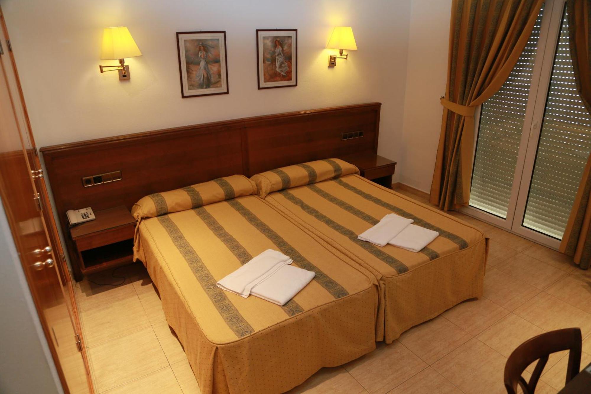 Hotel Tio Felipe Carboneras Rum bild