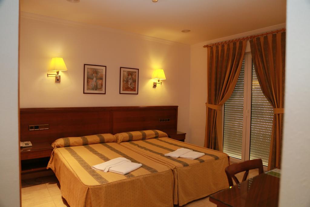 Hotel Tio Felipe Carboneras Rum bild